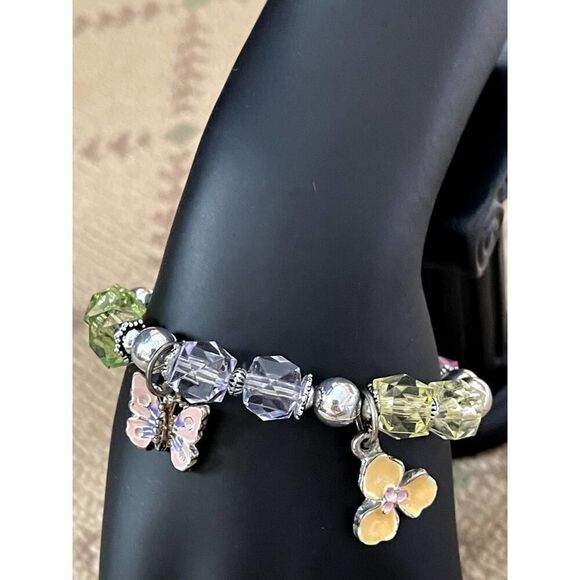 Flowers & butterfly bead charm bracelet - Picture 5 of 9